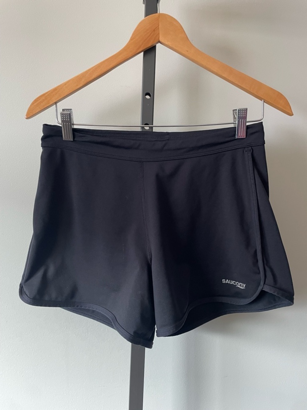 Saucony Athletic Shorts Size Medium